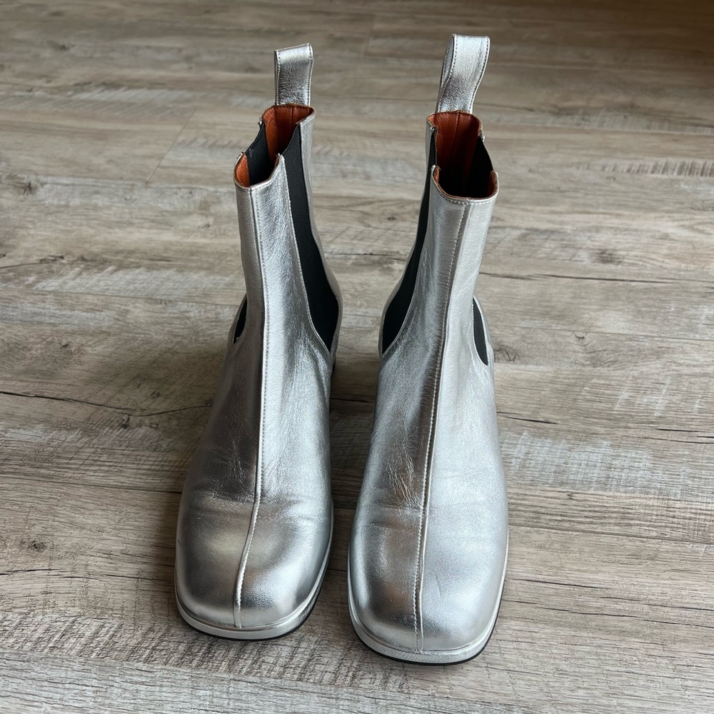 MANU Atelier Leather Metallic Silver Square Toed Chelsea Heeled Boots - Picture 2 of 13